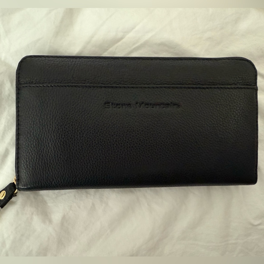 Stone Mountain Black Leather Wallet